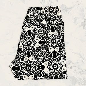OS LuLaRoe Leggings - Black & White Geometric Print - One Size 0-12